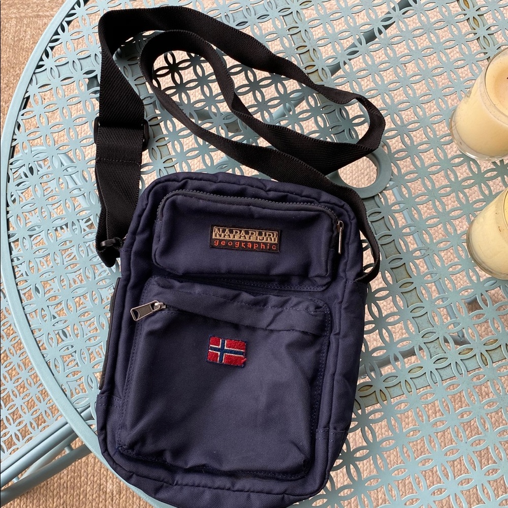 ✨ Napapijari crossbody bag ✨